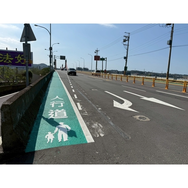 竹林大橋人行道－冷塑型彩色止滑道路塗料實績